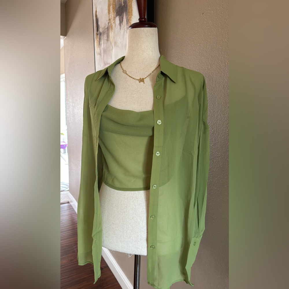 Chic Lime Green Sheer Blouse Set - Picture 13 of 14